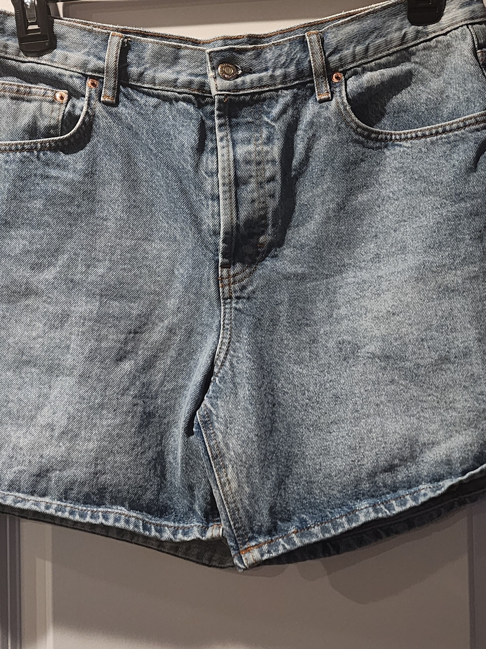 Women's Topshop Light Blue Denim Jean Shorts Size 12. Item 0421261SH